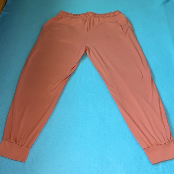 ANY BODY joggers lightweight elastic waistband drawstring coral NEW size M - Picture 3 of 14